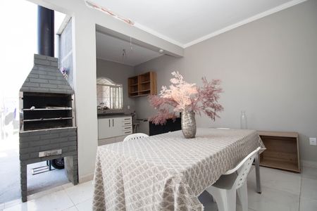 Casa à venda com 280m², 4 quartos e 5 vagas Casa à venda com 280m², 4 quartos e 5 vagasChurrasqueira