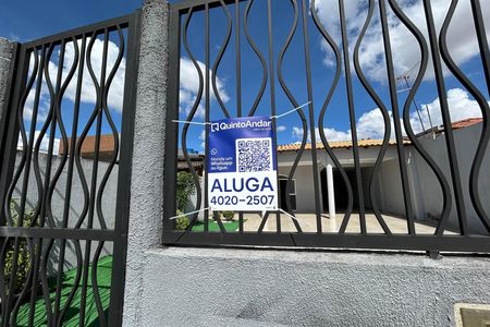 Casa à venda com 280m², 4 quartos e 5 vagas Casa à venda com 280m², 4 quartos e 5 vagasPlaca