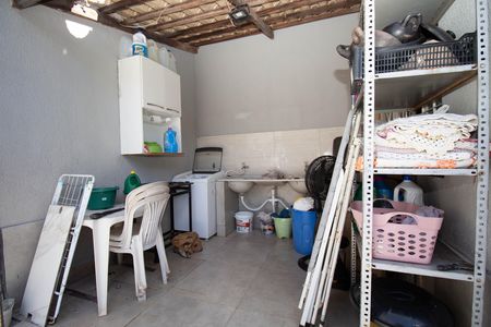 Casa à venda com 280m², 4 quartos e 5 vagas Casa à venda com 280m², 4 quartos e 5 vagasÁrea de Serviço