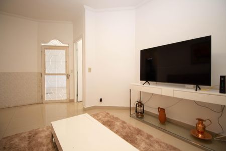 Casa à venda com 280m², 4 quartos e 5 vagas Casa à venda com 280m², 4 quartos e 5 vagasSala 2