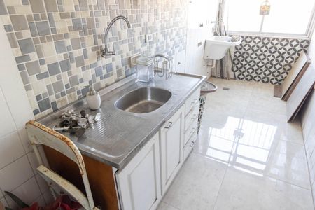 Apartamento à venda com 60m², 2 quartos e 1 vaga Apartamento à venda com 60m², 2 quartos e 1 vagaCozinha e Área de Serviço