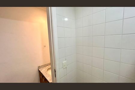 Apartamento para alugar com 55m², 2 quartos e 1 vaga Apartamento para alugar com 55m², 2 quartos e 1 vagaBanheiro 1