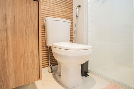 Apartamento à venda com 77m², 2 quartos e 1 vaga Apartamento à venda com 77m², 2 quartos e 1 vagaBanheiro da Suíte 2