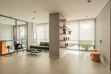 Apartamento à venda com 77m², 2 quartos e 1 vaga Apartamento à venda com 77m², 2 quartos e 1 vagaHall social