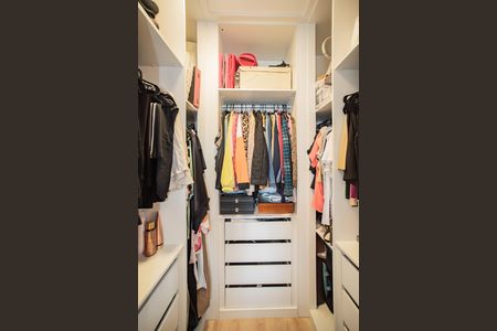 Apartamento à venda com 77m², 2 quartos e 1 vaga Apartamento à venda com 77m², 2 quartos e 1 vagaSuíte 1 - Closet