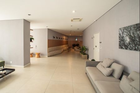 Apartamento à venda com 77m², 2 quartos e 1 vaga Apartamento à venda com 77m², 2 quartos e 1 vagaHall social
