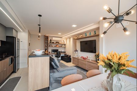 Apartamento à venda com 77m², 2 quartos e 1 vaga Apartamento à venda com 77m², 2 quartos e 1 vagaSala