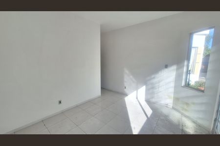 Sala de casa para alugar com 3 quartos, 80m² em Vila Santa Cruz, Duque de Caxias