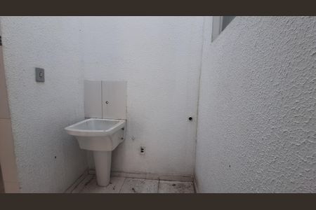 Casa para alugar com 80m², 3 quartos e 1 vaga Casa para alugar com 80m², 3 quartos e 1 vagaBanheiro 2