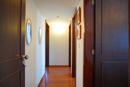 Apartamento para alugar com 98m², 3 quartos e 1 vaga Apartamento para alugar com 98m², 3 quartos e 1 vagaCorredor