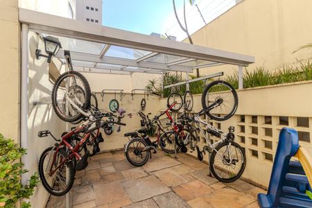 Área externa de apartamento à venda com 2 quartos, 55m² em Vila Buarque, São Paulo