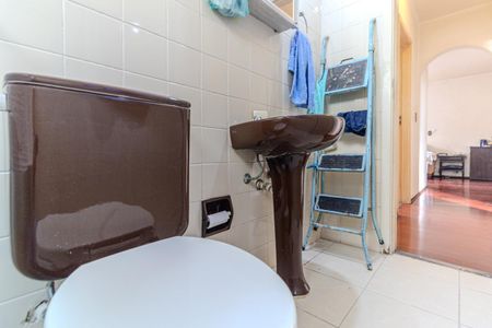 Apartamento à venda com 55m², 2 quartos e 1 vaga Apartamento à venda com 55m², 2 quartos e 1 vagaBanheiro social