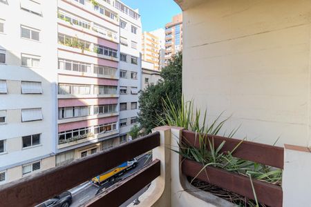 Apartamento à venda com 55m², 2 quartos e 1 vaga Apartamento à venda com 55m², 2 quartos e 1 vagaVista da Varanda da sala