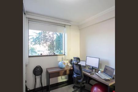 Apartamento à venda com 175m², 4 quartos e 2 vagas Apartamento à venda com 175m², 4 quartos e 2 vagasEscritório