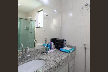 Apartamento à venda com 175m², 4 quartos e 2 vagas Apartamento à venda com 175m², 4 quartos e 2 vagasBanheiro da Suíte 1