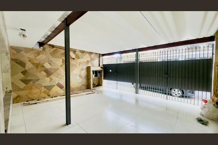 Garagem de casa à venda com 3 quartos, 195m² em Jardim Santa Mena, Guarulhos