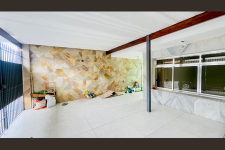 Garagem de casa à venda com 3 quartos, 195m² em Jardim Santa Mena, Guarulhos