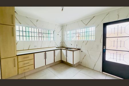 Cozinha de casa à venda com 3 quartos, 195m² em Jardim Santa Mena, Guarulhos