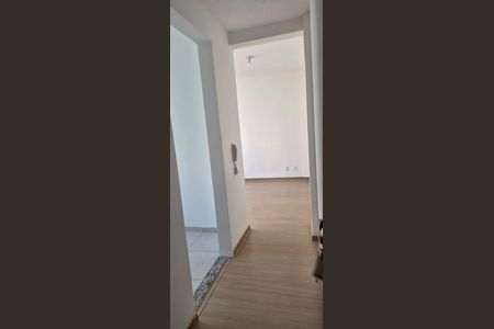 Corredor de apartamento para alugar com 2 quartos, 47m² em Taquara, Rio de Janeiro