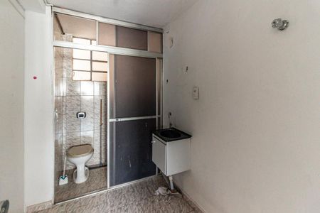 Banheiro de apartamento para alugar com 1 quarto, 56m² em Santa Ifigênia, São Paulo