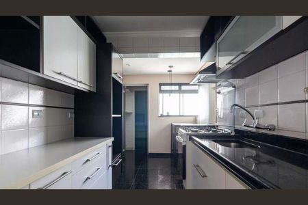 Apartamento à venda com 93m², 2 quartos e 2 vagasCozinha