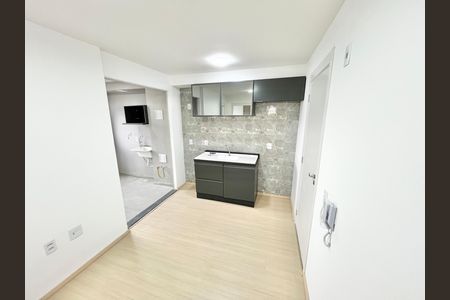 Sala/Cozinha de apartamento para alugar com 2 quartos, 40m² em Jardim Cachoeira, São Paulo