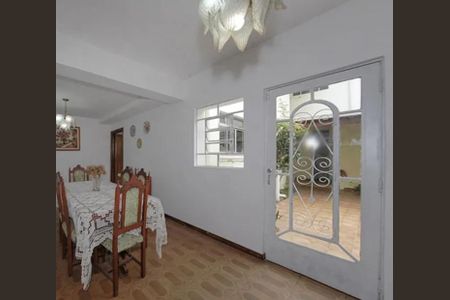 Casa à venda com 220m², 4 quartos e 2 vagas
