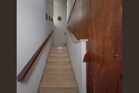Casa à venda com 220m², 4 quartos e 2 vagas