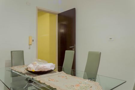 Casa à venda com 155m², 4 quartos e 2 vagas Casa à venda com 155m², 4 quartos e 2 vagasCozinha