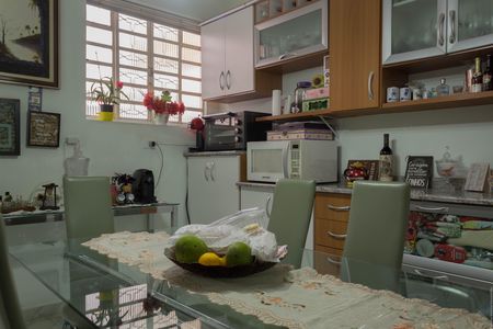 Casa à venda com 155m², 4 quartos e 2 vagas Casa à venda com 155m², 4 quartos e 2 vagasCozinha