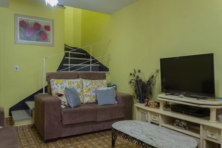 Casa à venda com 155m², 4 quartos e 2 vagas Casa à venda com 155m², 4 quartos e 2 vagasSala
