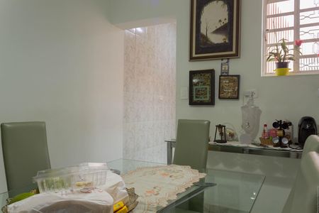 Casa à venda com 155m², 4 quartos e 2 vagas Casa à venda com 155m², 4 quartos e 2 vagasCozinha