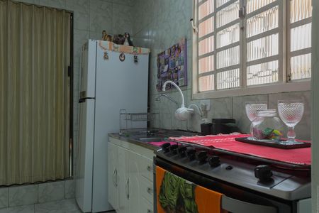 Casa à venda com 155m², 4 quartos e 2 vagas Casa à venda com 155m², 4 quartos e 2 vagasCozinha