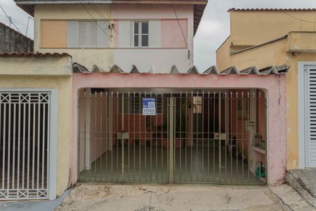 Casa à venda com 155m², 4 quartos e 2 vagas Casa à venda com 155m², 4 quartos e 2 vagasFachada