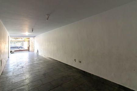 Casa para alugar com 180m², 2 quartos e 3 vagas Casa para alugar com 180m², 2 quartos e 3 vagasGaragem
