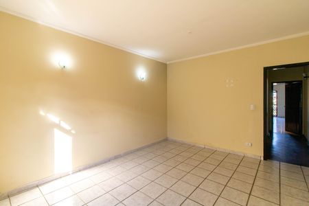 Casa para alugar com 180m², 2 quartos e 3 vagas Casa para alugar com 180m², 2 quartos e 3 vagasQuarto 2
