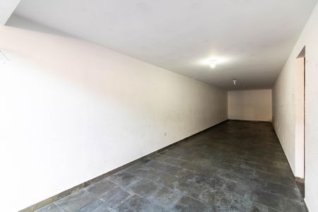 Casa para alugar com 180m², 2 quartos e 3 vagas Casa para alugar com 180m², 2 quartos e 3 vagasGaragem