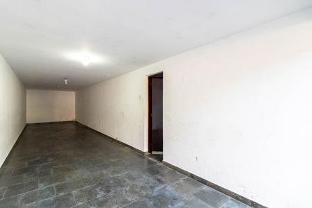 Casa para alugar com 180m², 2 quartos e 3 vagas Casa para alugar com 180m², 2 quartos e 3 vagasGaragem