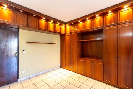 Casa para alugar com 180m², 2 quartos e 3 vagas Casa para alugar com 180m², 2 quartos e 3 vagasSuíte