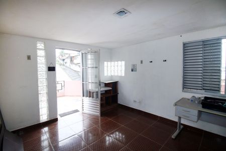 Sala - Quarto de kitnet/studio para alugar com 1 quarto, 20m² em Brás de Pina, Rio de Janeiro