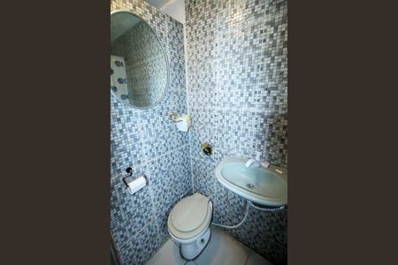 Banheiro de kitnet/studio para alugar com 1 quarto, 20m² em Brás de Pina, Rio de Janeiro