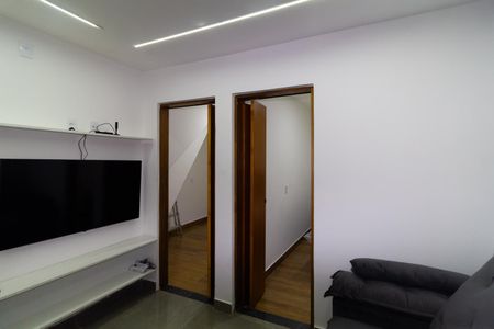Sala de apartamento para alugar com 2 quartos, 34m² em Parque Santa Madalena, São Paulo