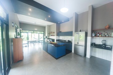 Cozinha de casa de condomínio à venda com 3 quartos, 350m² em Casa Branca, Brumadinho
