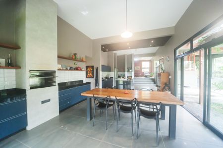 Cozinha de casa de condomínio à venda com 3 quartos, 350m² em Casa Branca, Brumadinho