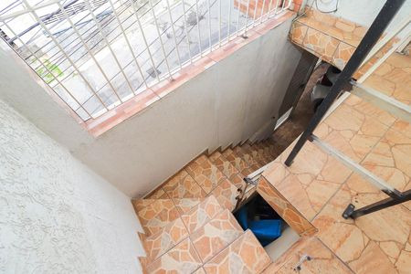 Casa para alugar com 60m², 3 quartos e sem vagaEscada