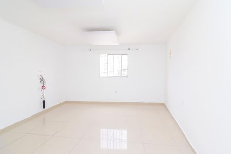 Sala de casa para alugar com 3 quartos, 60m² em Jardim Nélia, São Paulo