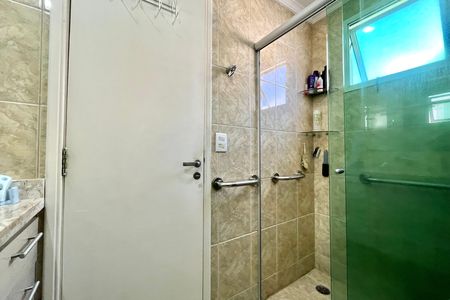 Apartamento à venda com 130m², 4 quartos e 2 vagas Apartamento à venda com 130m², 4 quartos e 2 vagasBanheiro da Suíte 2
