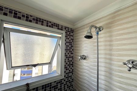 Apartamento à venda com 130m², 4 quartos e 2 vagas Apartamento à venda com 130m², 4 quartos e 2 vagasBanheiro da Suíte 1