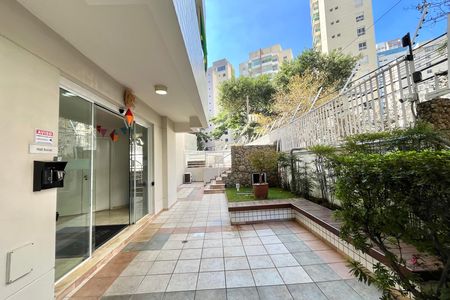 Apartamento à venda com 130m², 4 quartos e 2 vagas Apartamento à venda com 130m², 4 quartos e 2 vagasHall de entrada