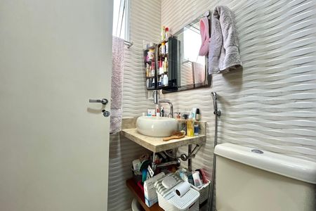 Apartamento à venda com 130m², 4 quartos e 2 vagas Apartamento à venda com 130m², 4 quartos e 2 vagasBanheiro da Suíte 3